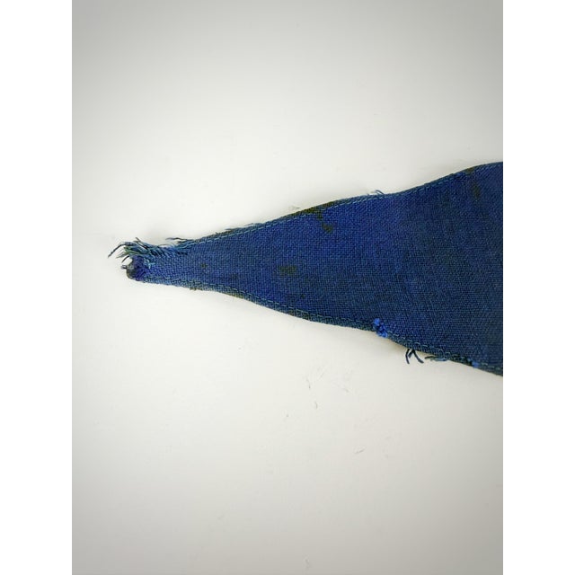 Vintage Blue & White Nautical Burgee Pennant Flag on Wooden Staff – Defiance Cotton Bunting – Coastal Maritime Decor For Sale - Image 10 of 11