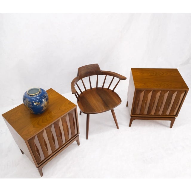 Harvey Probber Pair of Light Walnut Carved Dimond Front Doors Bracket Leg Night Stands For Sale - Image 4 of 13