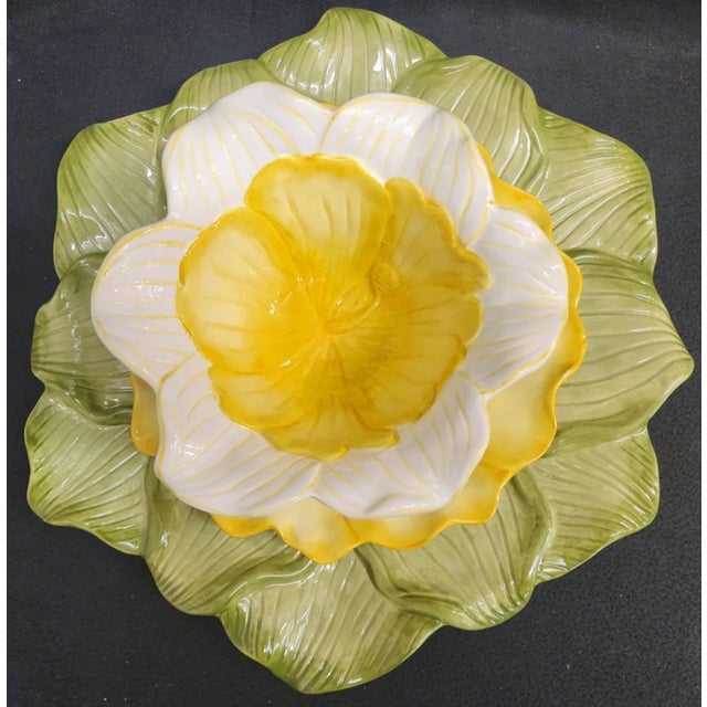 Celebrate springtime elegance with this charming Vintage Ambiance **Daffodils** 3-Piece Dessert Plate Set. Featuring...