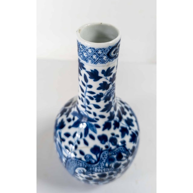 19th Century Chinese Blue and White Bottle Vase With Peony and Dragon, Repaired For Sale - Image 11 of 13