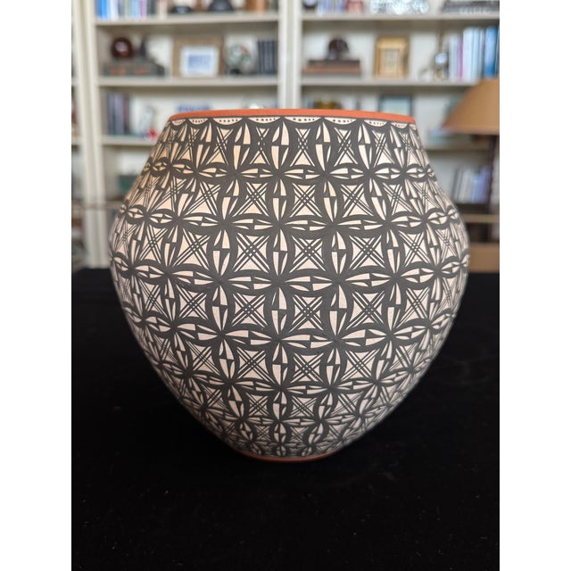 Ceramic Acoma Pueblo Fine Line Pottery Jar by L. Antonio — Intricate Geometric Star Motif, Hand-Coiled, 7" For Sale - Image 7 of 11