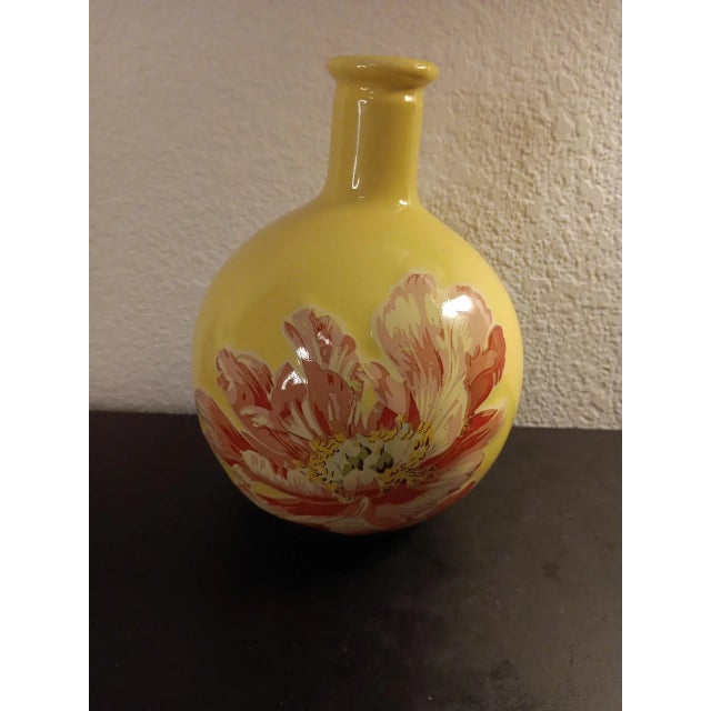 1980s 1980s April Cornell for Silvestri Yellow Vase For Sale - Image 5 of 6