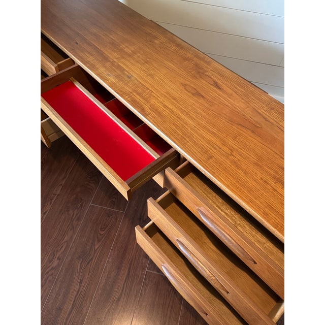 A Mid Century Modern Teak Vanity Dressing Table by Austin Suite, Circa 1960s., Attributed For Sale - Image 12 of 12