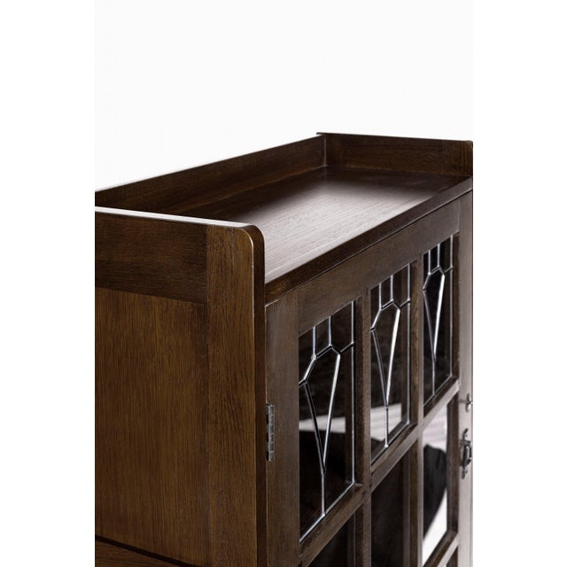 Mission Leaded Glass Bookcase With Lock & Key - Walnut For Sale - Image 13 of 17
