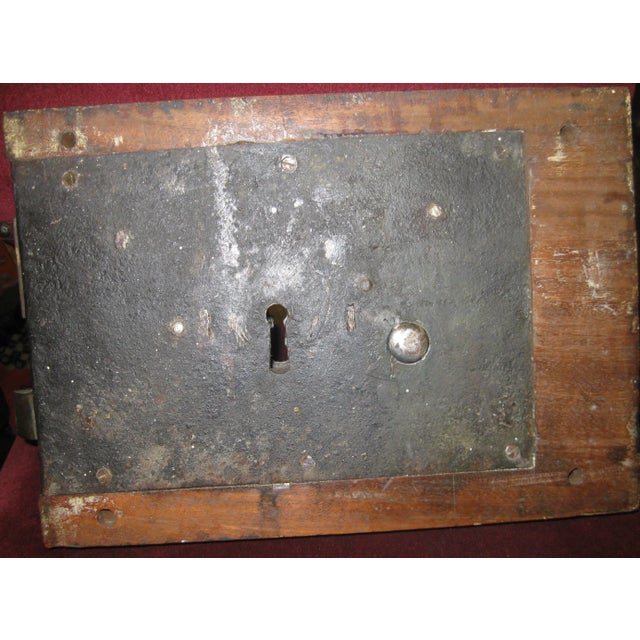 18th century Georgian Decorative Mahogany and Brass Door Lock in Heart Design For Sale In Savannah - Image 6 of 7