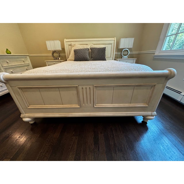 Ethan Allen New Country Solid Wood Bedroom Set For Sale In New York - Image 6 of 10
