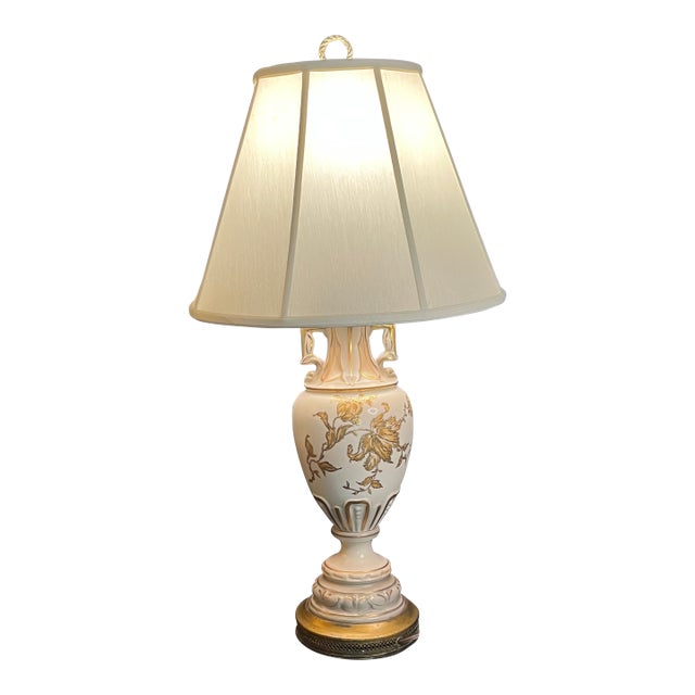 Mid 20th Century French-Style Urn Lamp With Gilded Flowers and Original Lampshade For Sale