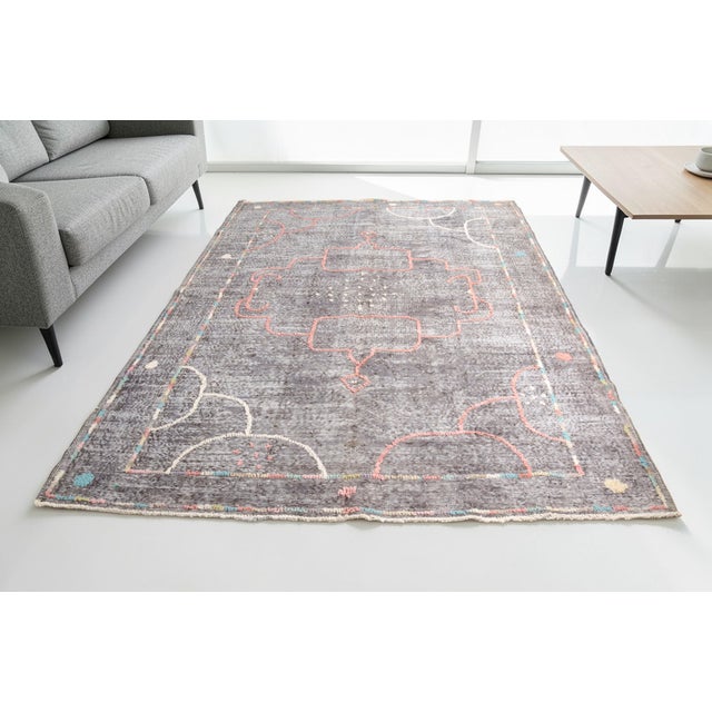 Turkish Minimalist Geometric Pattern Vintage Rug For Sale - Image 3 of 10