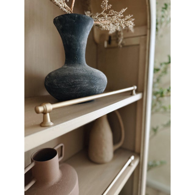 Mid-Century Modern 1970s Mid-Century Style Arched Display Cabinet With Brass Gallery Rails For Sale - Image 3 of 14