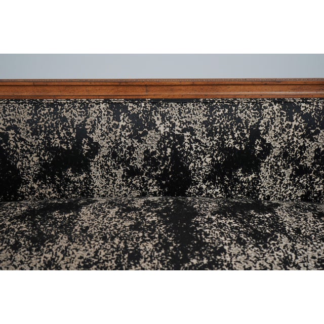 French Louis XV Style Upholstered Bench Settee For Sale In Philadelphia - Image 6 of 18