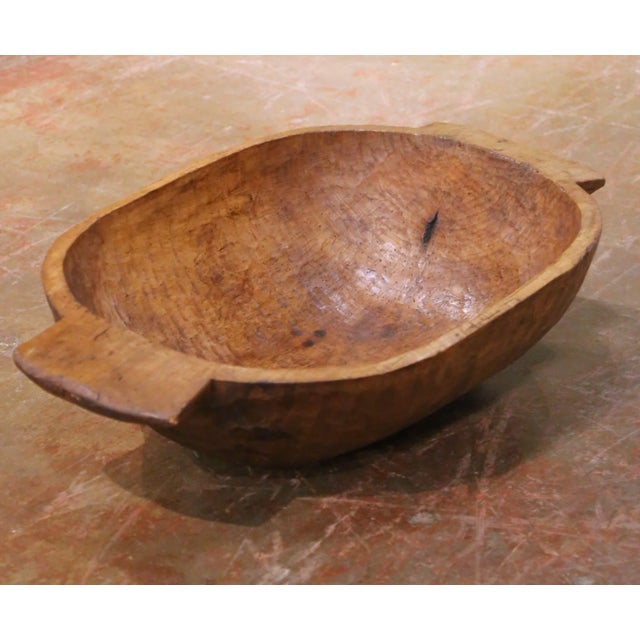French 19th Century French Elm Dough Bowl With Hand-Carved Handle For Sale - Image 3 of 8