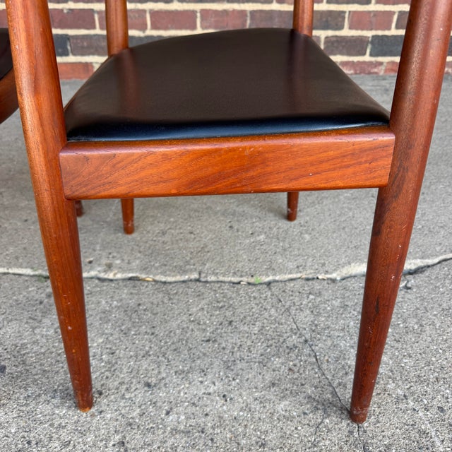 Wood Hans J. Wegner Pair of Armchairs 'The Chair' for Johannes Hansen For Sale - Image 7 of 12
