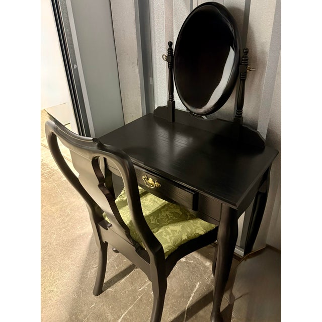 Mid 20th Century Queen Anne Style Vanity Set For Sale - Image 4 of 10