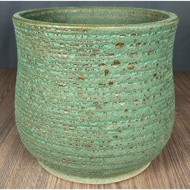 Late 20th Century Ribbed Pottery Planter With Green Volcanic Lava Crater Glaze For Sale - Image 18 of 18