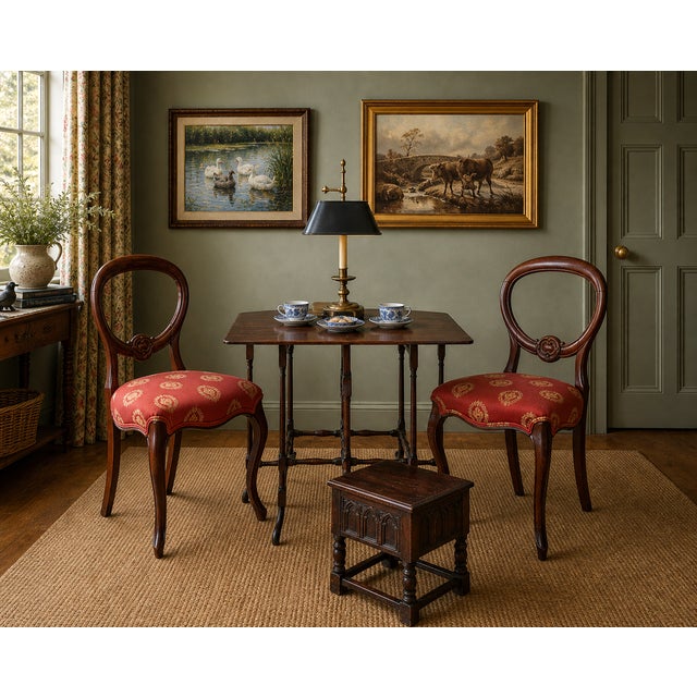 English Country style—where a collected, layered mix of furniture and objects is shaped by use, comfort, and time. A well-...