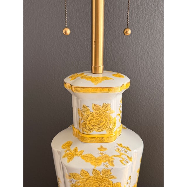 1960s Pair of Japanese Porcelain Chinoiserie Lamps by Marbro For Sale In Los Angeles - Image 6 of 12