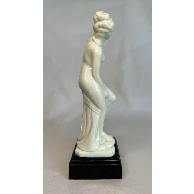 Classical Greek Female Venus Table Top Statue For Sale In Houston - Image 6 of 10