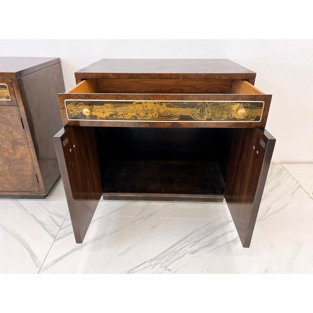 Brown Bernhard Rohne Mastercraft Burl and Acid Etched Brass Nightstands, 1970's For Sale - Image 8 of 8