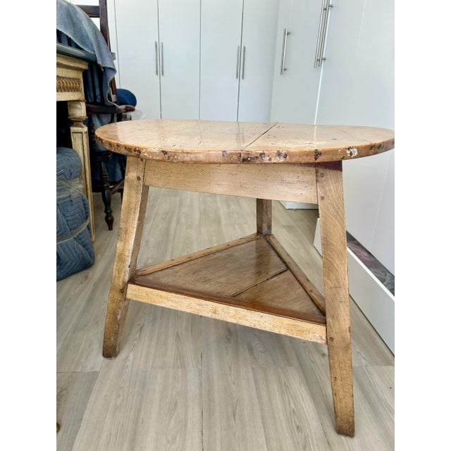 Rustic Round sycamore table with shelf (3 legs), all original, unaltered condition, rare wood, the rarest wood