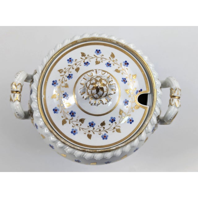 Worcester Porcelain Sauce Tureen with Cover from Flight Barr & Barr, 1820 For Sale - Image 5 of 10