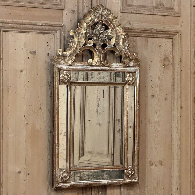 Baroque 18th Century Italian Neoclassical Period Hand-Carved Giltwood Mirror For Sale - Image 3 of 16