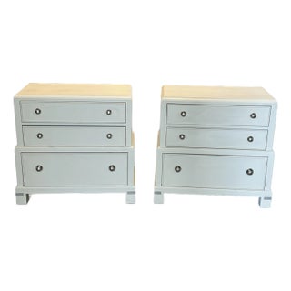 1990s Pair of Graduated Chest Nightstands For Sale