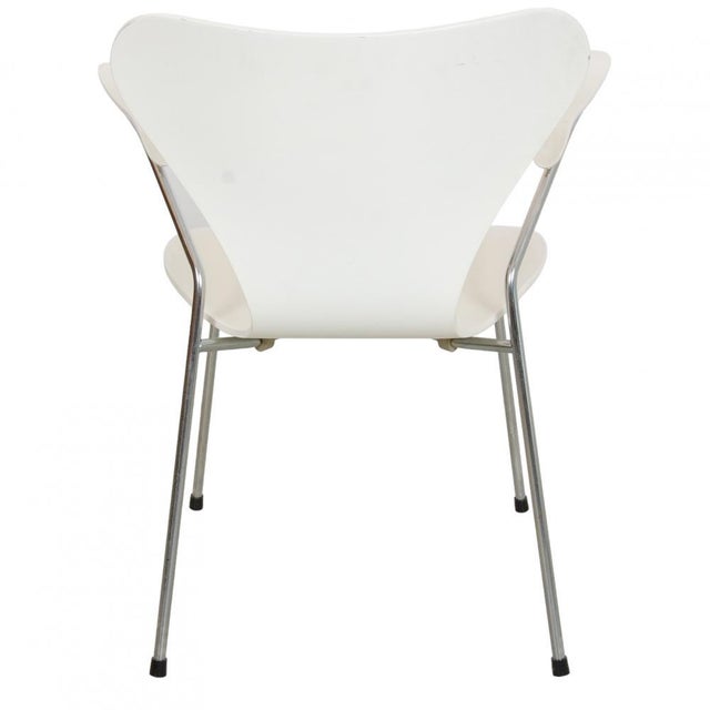 Series 7 3207 Armchair in White by Arne Jacobsen for Fritz Hansen, 1990s For Sale - Image 4 of 12