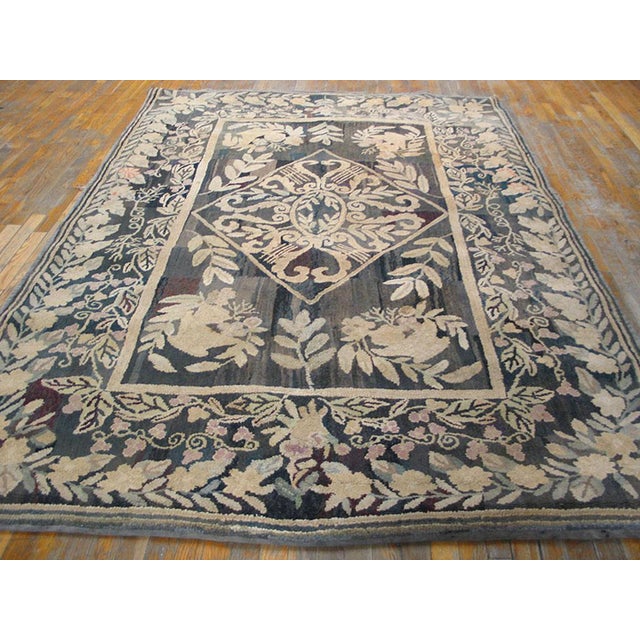 Antique American hooked rug, measures: 6'0" x 9'0". Hand Knotted Pile Floral Medallion Antique Wool American Usa 1930s...