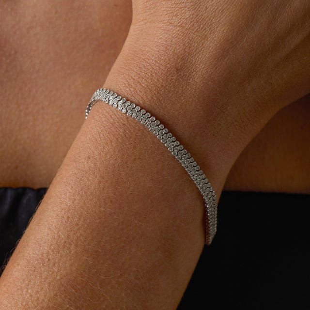 Vintage 3.00 Carat Diamond 18k White Gold Tennis Bracelet For Sale - Image 4 of 5