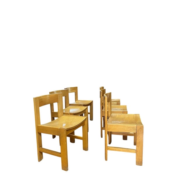 Available for purchase is a lovely set of 6 Thonet dining chairs.