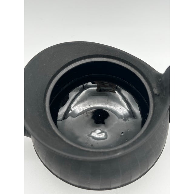 Stunning Antique Wedgwood Black Basalt Teapot, C. 1790-1830 With Widow Finial For Sale In Washington DC - Image 6 of 12