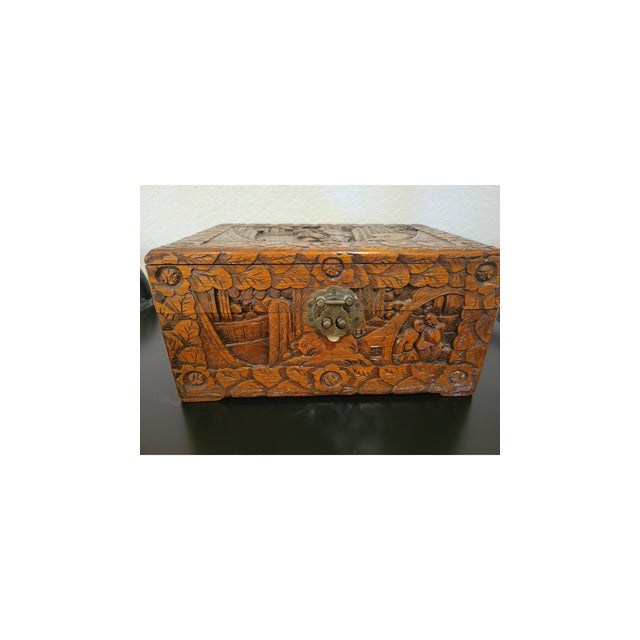 Mid-20th Century Chinese Carved Camphorwood Nested Boxes (Set of 3) by Hung Hop Chests Co. For Sale - Image 15 of 18