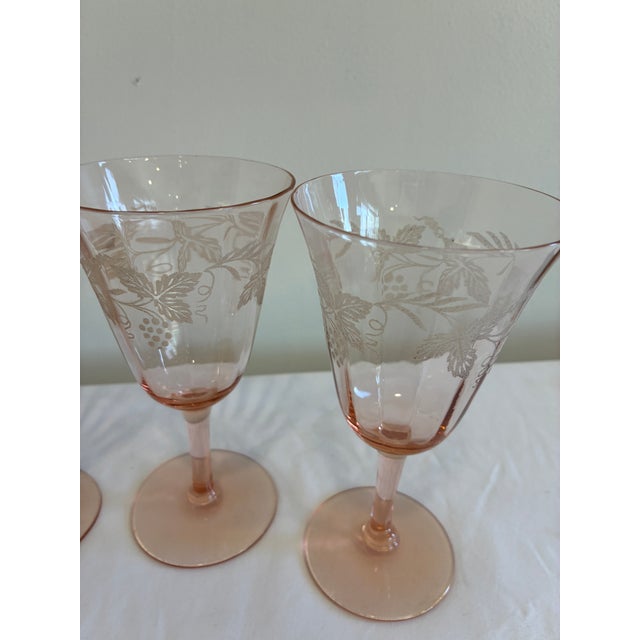 Vintage Pink Etched Wine Glasses With Grape Motif - Set of 4 For Sale - Image 4 of 9