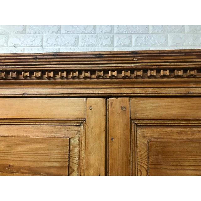 Early 19th Century Early 19th Century English Pine Barrel Backed Corner Cupboard For Sale - Image 5 of 9
