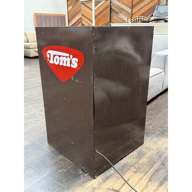 Tom's Table Top Vending Machine For Sale - Image 11 of 12