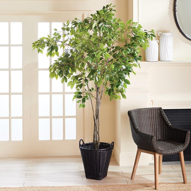 Fashion forward with a deep black finish, natural materials and enhanced weave. This is Alvero. Even the solid...