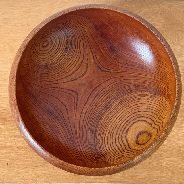 Mid-Century Hand-Turned Wooden Bowl Amazing Grain For Sale - Image 4 of 5