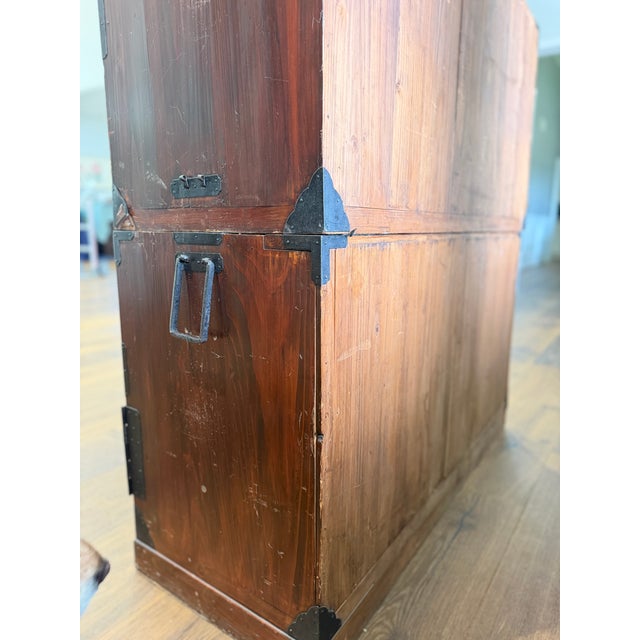 Wood Antique Japanese Meiji Period Keyaki Two-Piece Stacking Tansu Chest With Hidden Drawers & Original Key For Sale - Image 7 of 15