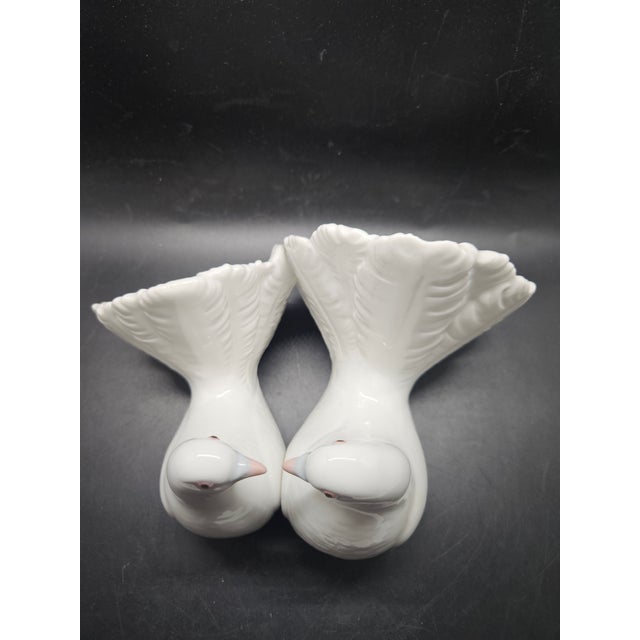 Vintage Lladró "Couple of Doves" porcelain figurine (model #01001169).
