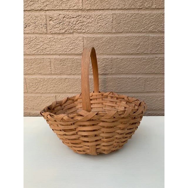 Brown Early 20th Century American Splint Oak Gathering Basket For Sale - Image 8 of 10