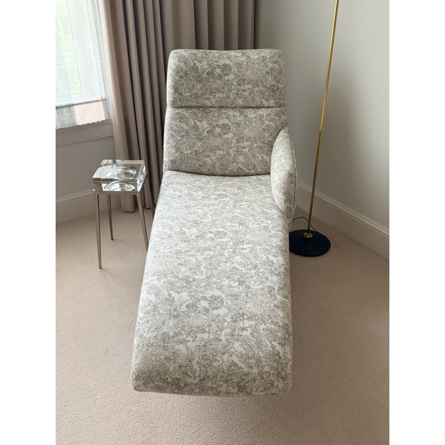 Vladimir Kagan Erica Chaise For Sale - Image 9 of 9