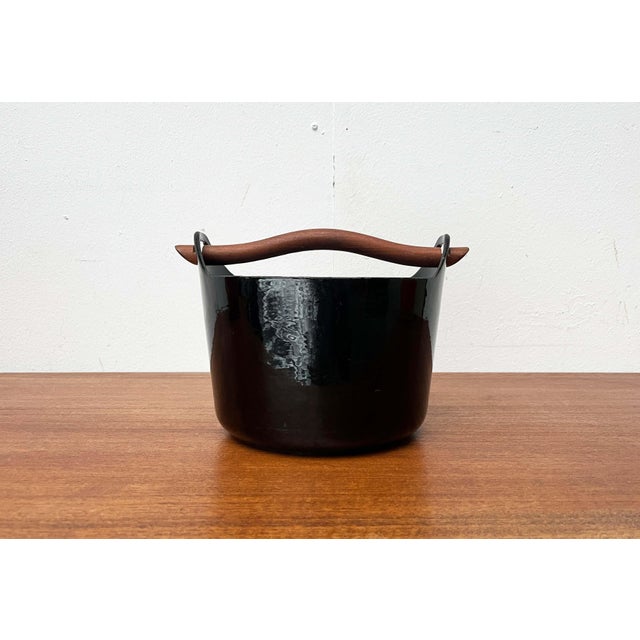Mid-Century Modern Mid-Century Modern Black Enamel Cast Iron Pot with Teak Handle by Timo Sarpaneva for Rosenlew of Finland, 1960s For Sale - Image 3 of 18