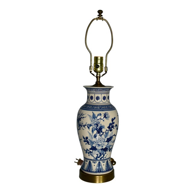 Vtg. Blue & White Porcelain Floral Design Table Lamp W/Brass Base For Sale