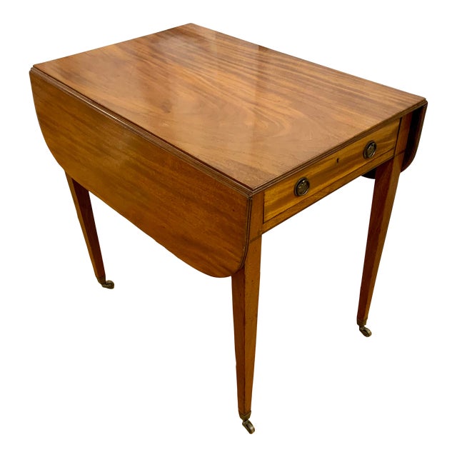 Important Georgian Pembroke Table For Sale