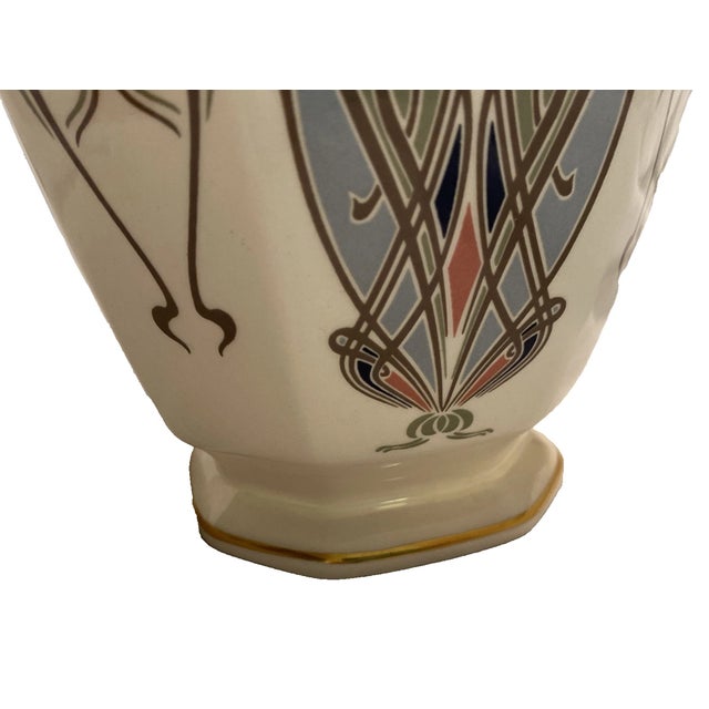 1980s Vintage MCM Mason's Ironstone Hand Painted Lanthe Design Vase For Sale - Image 5 of 7