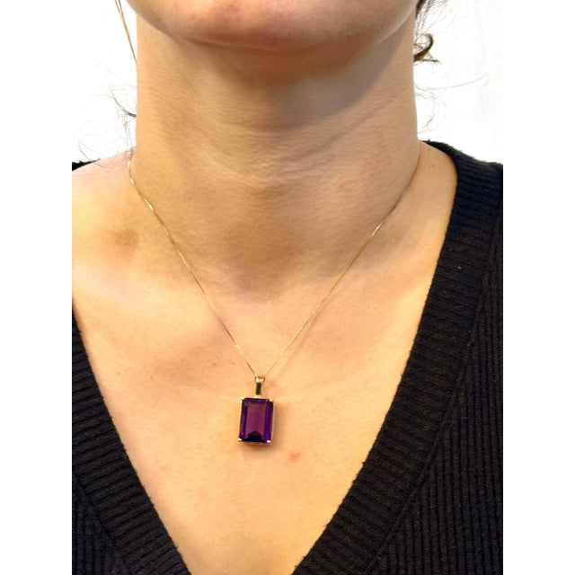 12 Ct Emerald Cut Amethyst Pendant /Necklace + 14 Kt Yellow Gold Chain Vintage For Sale - Image 12 of 18