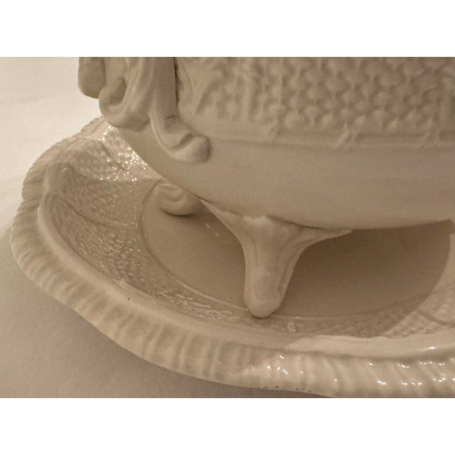 Petite Italian Basketweave Ceramic Tureen With Underplate – Vintage Set For Sale In Atlanta - Image 6 of 12