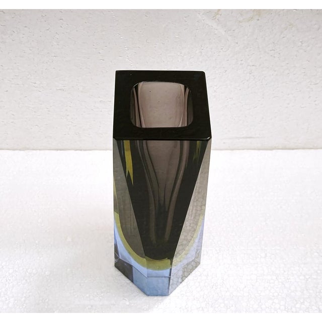 Geometric Faceted Uranium Sommerso Murano Glass Vase, Italy 1960s For Sale - Image 4 of 18