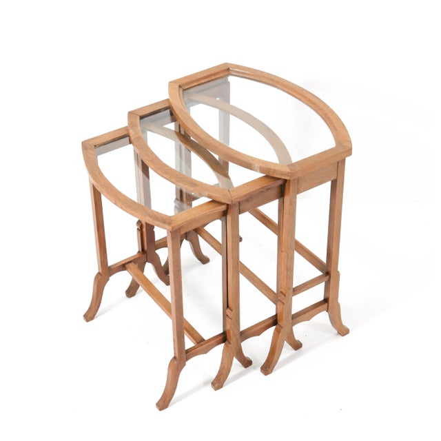 Art Nouveau Oak Nesting Tables with Glass Tops, 1900s, Set of 3 For Sale - Image 5 of 10