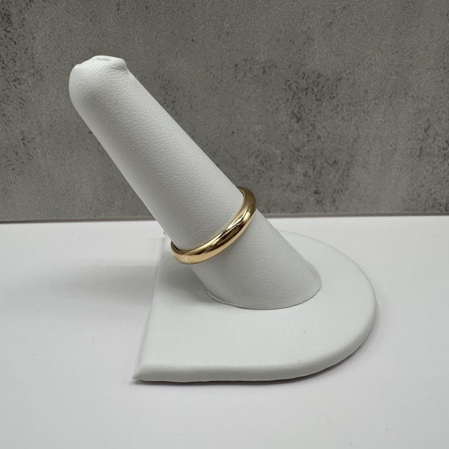 Cartier Designer Cartier 1895 Wedding Band 18kt Yellow Gold Size 9 With Papers For Sale - Image 4 of 9
